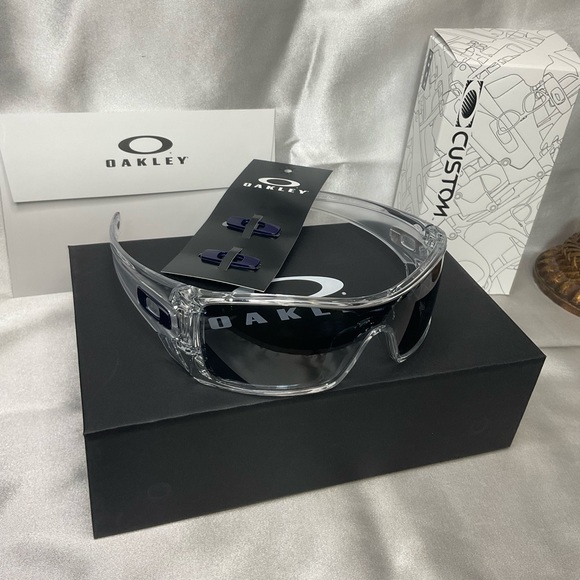 LAST ONE!! CUSTOM BATWOLF OAKLEYS - Picture 3 of 9